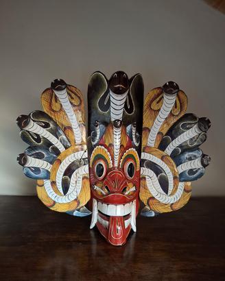 Maschera intagliata in legno -originaria Sri Lanka