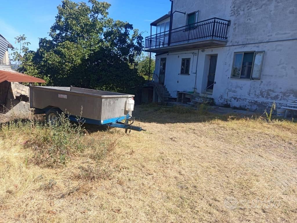 Rustico / Casale di 240 m² con 3 locali e box auto - Vista 3
