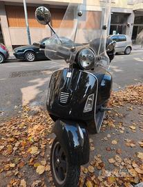 Vespa GTS 300 ie nera 2010 - bauletto e parabrezza
