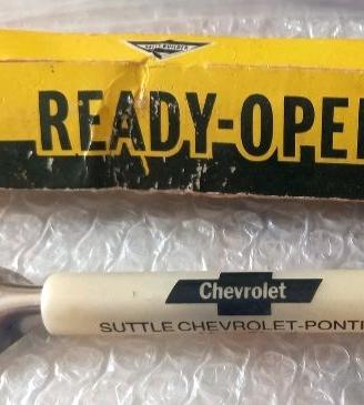 Apribottiglie apri lattina Chevrolet Pontiac old
