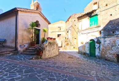 CASA SEMINDIPENDENTE A CAMEROTA