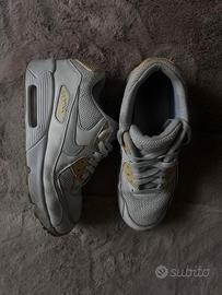 Nike Air Max 90 Bianche con Dettagli Beige - Tagli