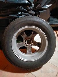 Cerchi da 16 con gomme estive Bridgestone