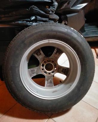 Cerchi da 16 con gomme estive Bridgestone