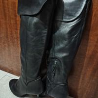 stivale nero in pelle Zara