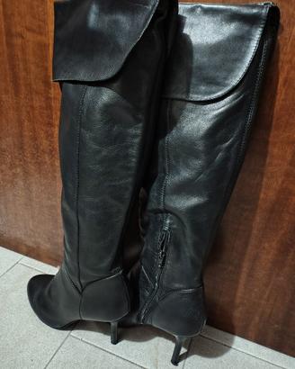 stivale nero in pelle Zara