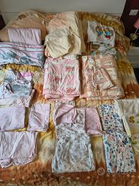 lettino con materasso+ lenzuola paracolpi piumini