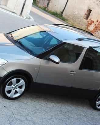 Skoda Roomster 1.2 TSI 86CV Scout CROSSOVER ASSETT