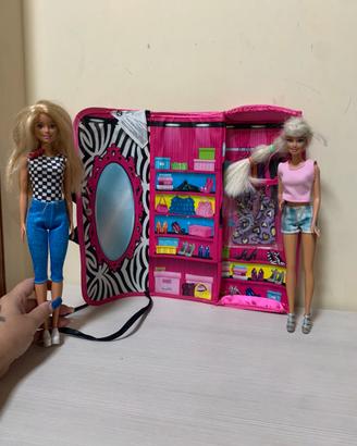 Pochette armadio barbie con due barbie