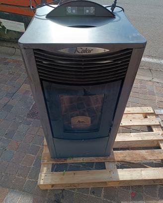 Stufa a pellet Kalor 14,76 kW 
