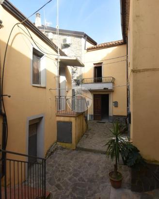 5 LOCALI A RUTINO