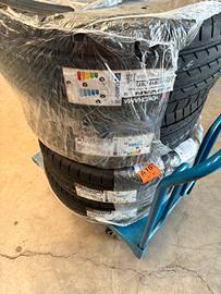 Yokohama 225/45 r19