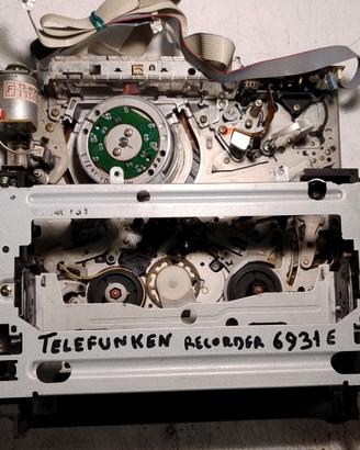 VCR TELEFUNKEN 6931 E  solo meccanica e aliment.