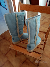 Stivali azzurri nuovi