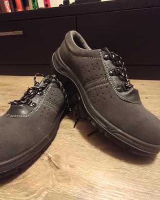 Scarpe antinfortunistiche