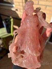 Antica scultura cinese in quarzo rosa