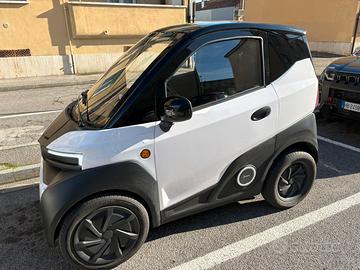 Minicar elettrica Silence S04-L7