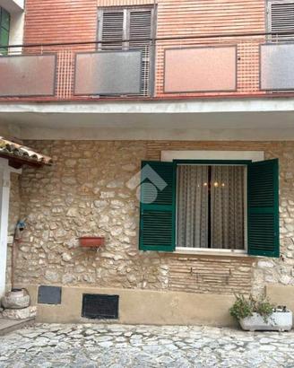 Appartamento, completamente mobiliato