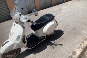 Vespa gts 300