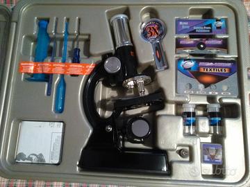 Microscopio deluxe con accessori e valigetta 8+