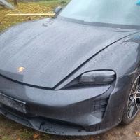 Porsche Taycan Muso e Airbag