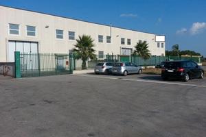 Capannone industriale di 1600