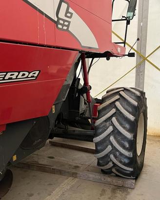 Mietitrebbia Laverda 184 4x4