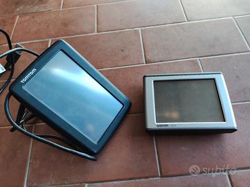 N.2 vecchi navigatori satellitari