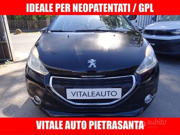 Peugeot 208 1.4 95 CV 5p. ( ( ( G P L ) ) )
