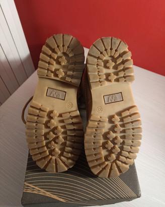 Scarpe a stivaletto
