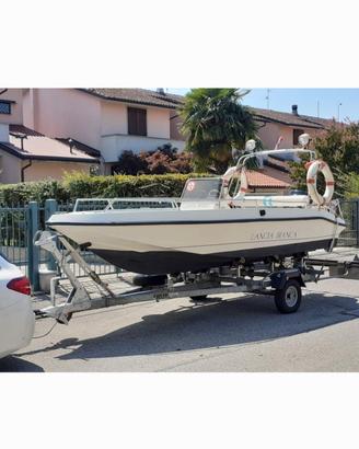 Barca a motore 7 posti motore Selva 80 hp