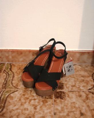 Sandali con tacco nero-marrone