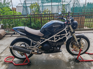 Ducati Monster 900