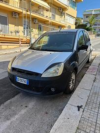 ford fiesta intera o ricambi