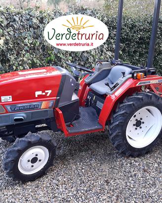TRATTORE AGRICOLO