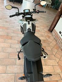 Ktm Duke 790 L 2024 - 70kw
