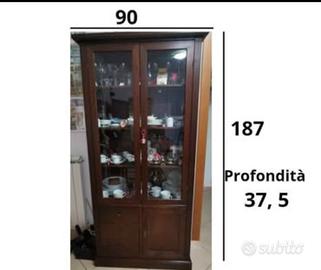 Credenza alta con cristalliera in arte povera