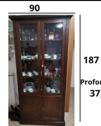 Credenza alta con cristalliera in arte povera