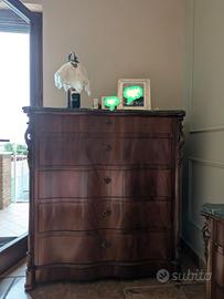 Comò e comodini in noce massello stile Luigi XV co