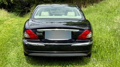 Jaguar X-Type 2.0D Executive (2003) - Solo 163.000