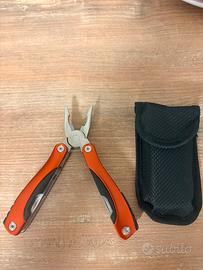 Pinza multiuso