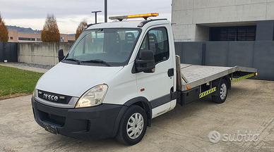 Carroattrezzi Iveco Daily 35S11 *
