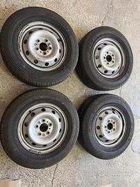 Treno 4 gomme pneumatici + cerchi 15 pollici Fiat