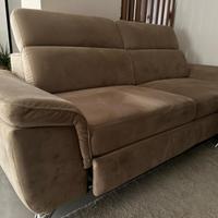 divano 3 posti max con carrello e pouf