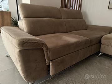 divano 3 posti max con carrello e pouf
