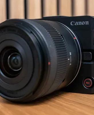 Canon EOS R50V Praticamente Nuova +  RF-S 14-30mm