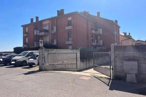 Immobile in asta di 93 m² con 3 locali e box auto 