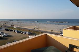 RIMINI appartamento vista mare speciale LUGLIO