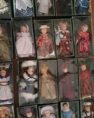 22 bambole da collezione Doll House