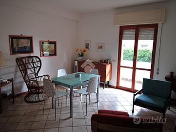 4 LOCALI A SANTA MARINELLA